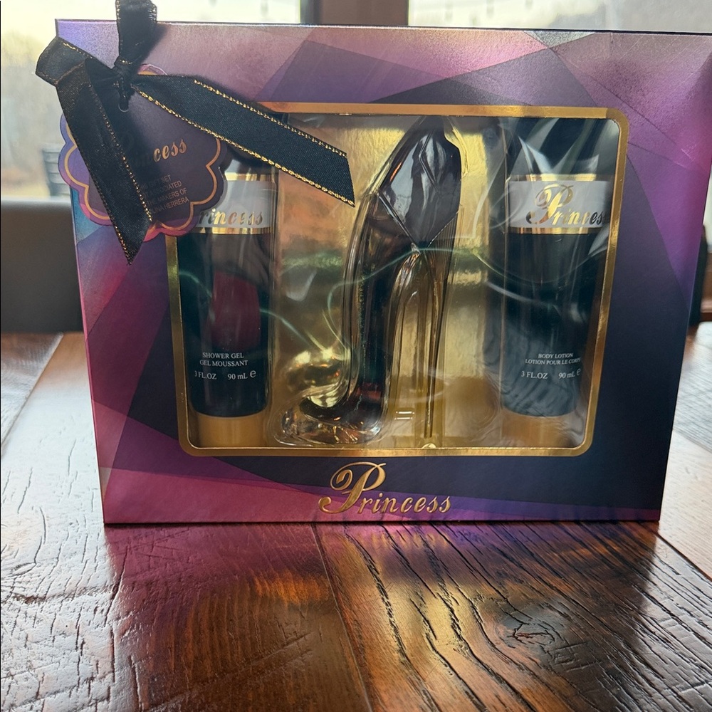 Princess Perfume Gift Set  1.7 oz, body lotion 3oz, shower gel 3oz - Christmas